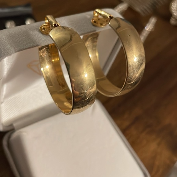 Vintage clip earrings - Picture 2 of 7